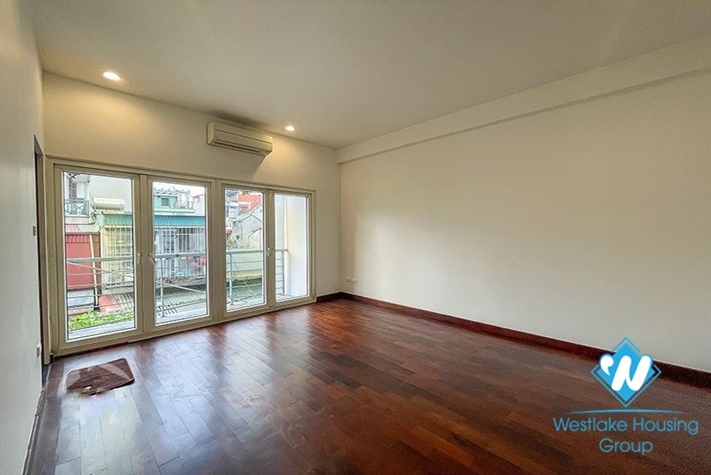 Bright house for rent with 4 bedroom on Ngoc Thuy street, Long Bien.